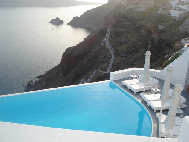 Pool at the edge of the caldera Pool at the edge of the caldera