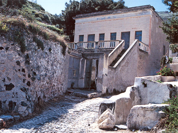 Oia Santorini house of captains